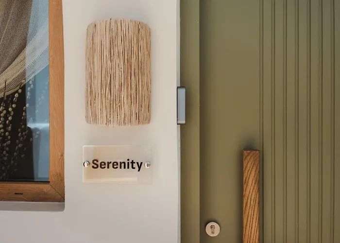 Chic Elysium - Serenity Apartment