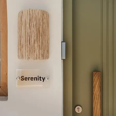 Chic Elysium - Serenity Apartment